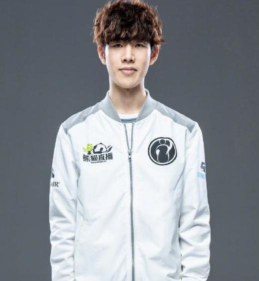 在 VCT 美洲赛季 OFF／／SEASON 2024 期间的所有已知阵容变动