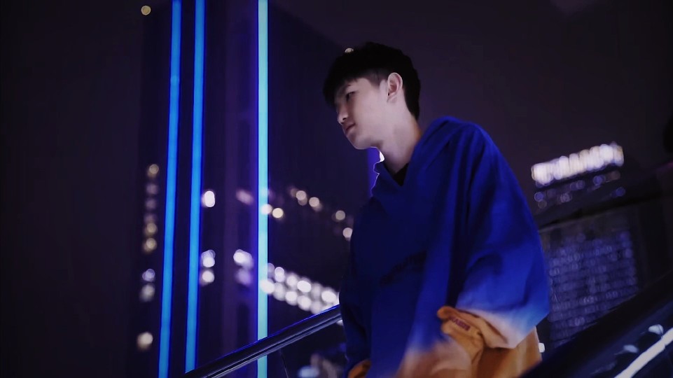 首席执行官 Bestia 展示了团队所有玩家的签证——社区支持俱乐部